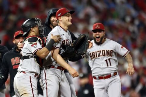 D-backs top Phillies in Game 7, make 1st World Series since ’01