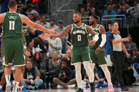 Damian Lillard debuts with 39 points, closes out Bucks’ win