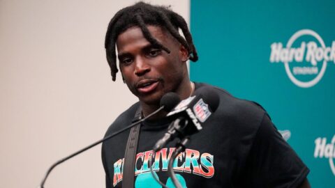 Dolphins WR Tyreek Hill says he’s ‘good,’ will play vs. Patriots