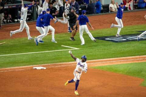 García’s 11th-inning HR caps Rangers’ rally to doom D-backs