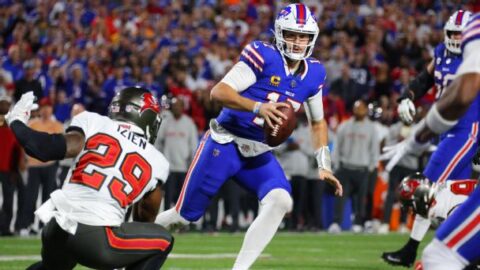 Josh Allen and Bills get back on track in Thursday night win over Bucs