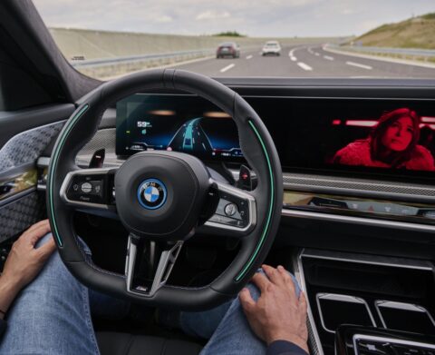 BMW to launch near-autonomous driving next spring