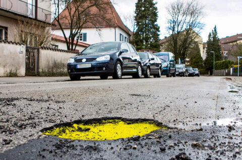 Government pledges £8.3bn to repair UK roads