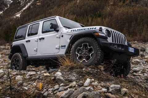 Jeep Wrangler to go electric and range-extender from 2028