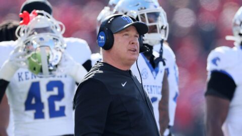 Mark Stoops staying at Kentucky amid Texas A&M rumors