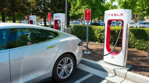 Tesla to start charging extra if you charge past 90% at a busy Supercharger