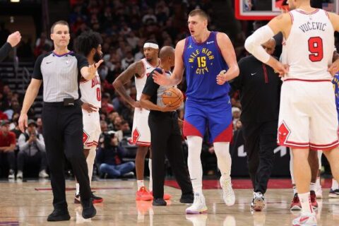 Nikola Jokic ejected vs. Bulls, drawing boos from crowd in Chicago