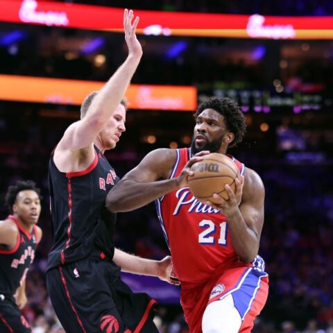 Sixers’ Embiid ups 30-10 streak to 13 games, downplays ankle injury