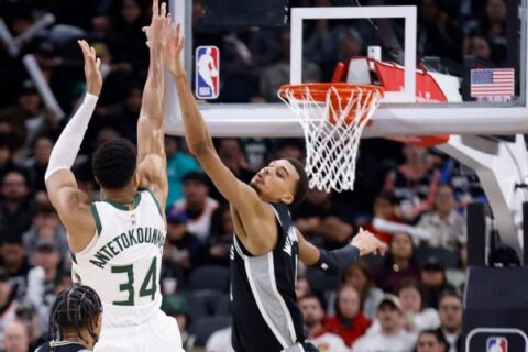 Bucks’ Giannis Antetokounmpo wowed after 1st battle with Spurs’ Victor Wembanyama