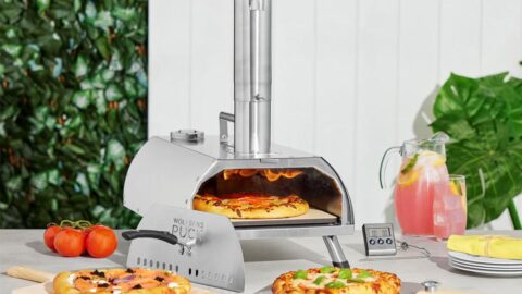 Make fresh pizza in 90 seconds with this $150 outdoor oven