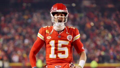 Patrick Mahomes, defense fuel Chiefs’ wild-card win over Dolphins