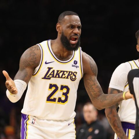 Frustrated Lakers believe fouls not being called equally