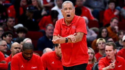 Houston rises to No. 1 in AP men’s college basketball poll
