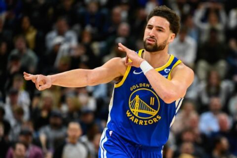 Klay comes off bench for 1st time in career, then drops 35 as Dubs win