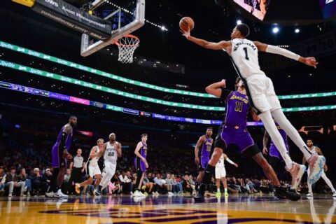 Spurs’ Victor Wembanyama posts 5×5 night in loss to Lakers