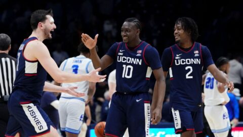 UConn No. 1; South Carolina in Top 25 for 1st time since 2017
