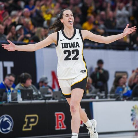 Caitlin Clark sets 3-point record as Iowa wins in Big Ten tourney