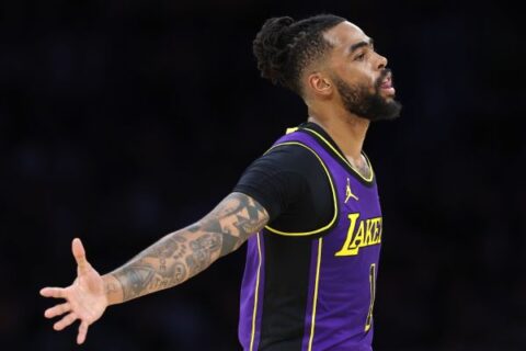 Minus LeBron, D’Angelo Russell’s career-best 44 lifts Lakers