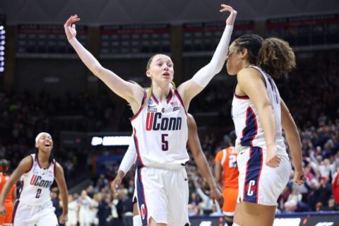 Paige Bueckers scores 32, leads UConn to another Sweet 16