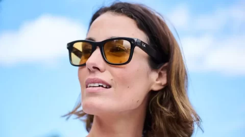 Ray-Ban Meta smart glasses can now describe landmarks for you