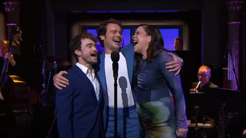 Daniel Radcliffe, Jonathan Groff, and Lindsay Mendez have a ball singing on ‘The Late Show’