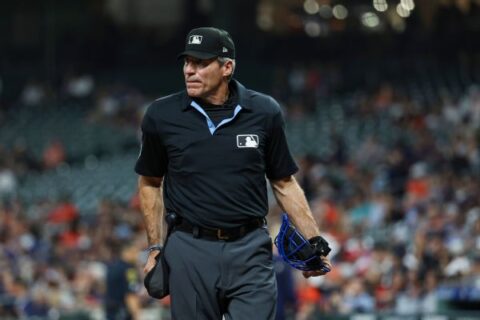 MLB umpire Ángel Hernández retiring after 3 decades