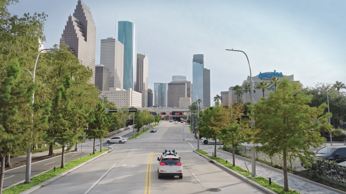 GM gives Cruise $850M lifeline as it relaunches robotaxis in Houston