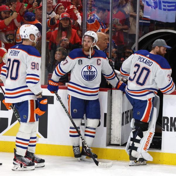 In defeat, Oilers’ Connor McDavid wins Conn Smythe Trophy