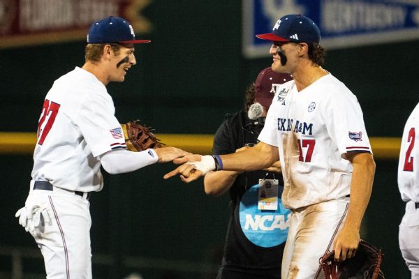 Texas A&M robs homer in ninth, tops Florida in MCWS thriller