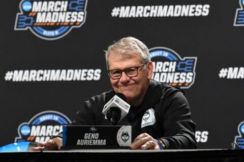 UConn women’s hoops extends Geno Auriemma on 5-year deal