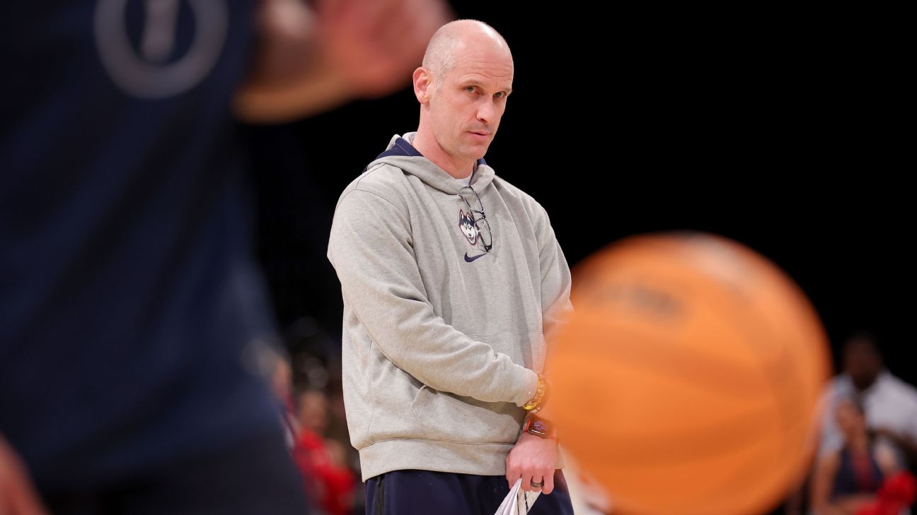 Why would Dan Hurley turn down the Lakers to stay at UConn? Surprising, maybe, but it makes sense