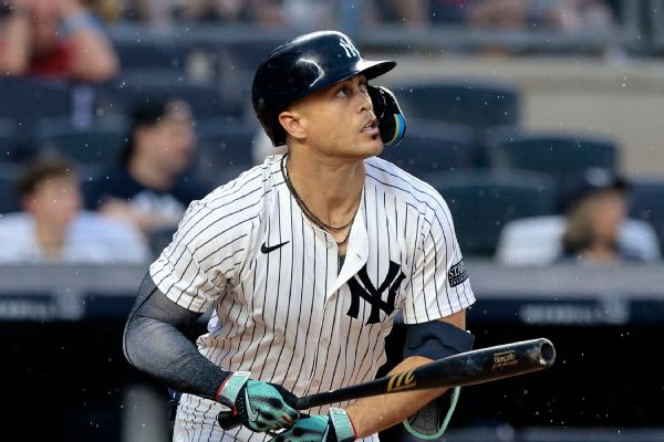 Yankees’ Giancarlo Stanton pulled from game due to hamstring